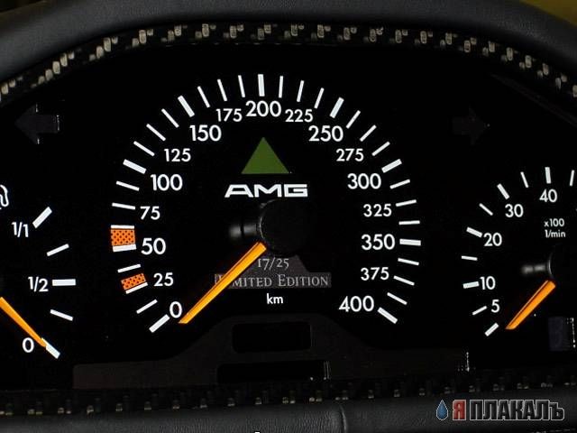 Необычный мерседес (4 фото)