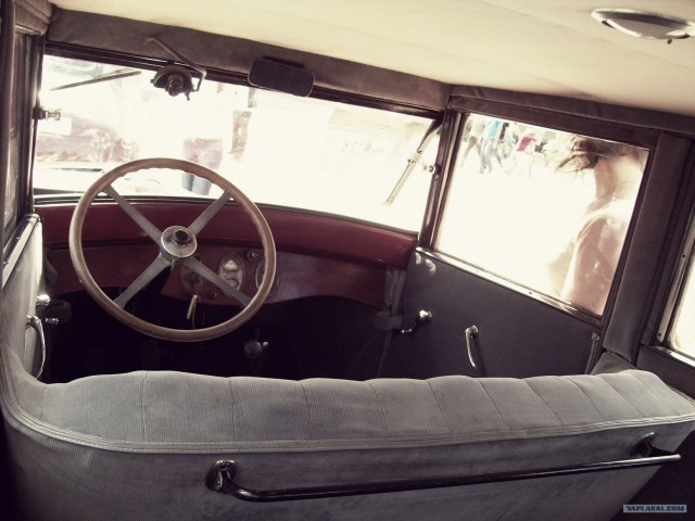 Выставка ретро автомобилей