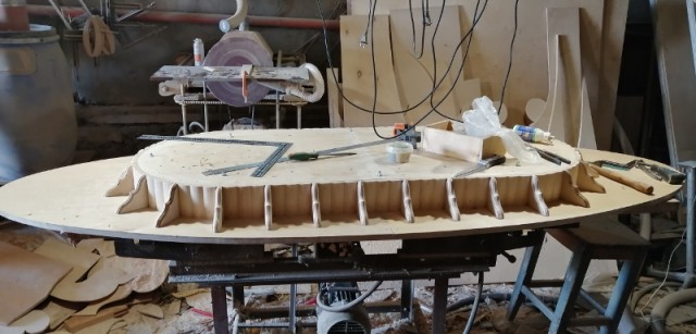 Стол для... Ну просто чтобы был