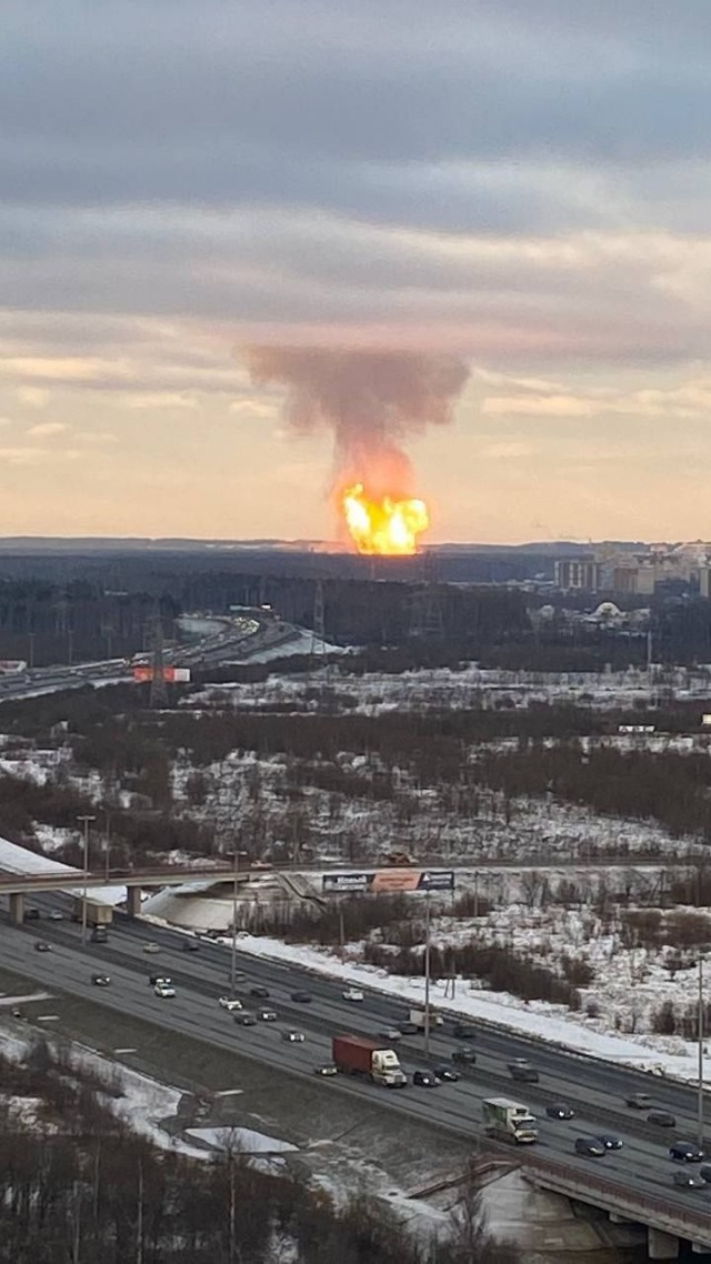В Ленинградской области взорвался газопровод. Пламя видно из Петербурга