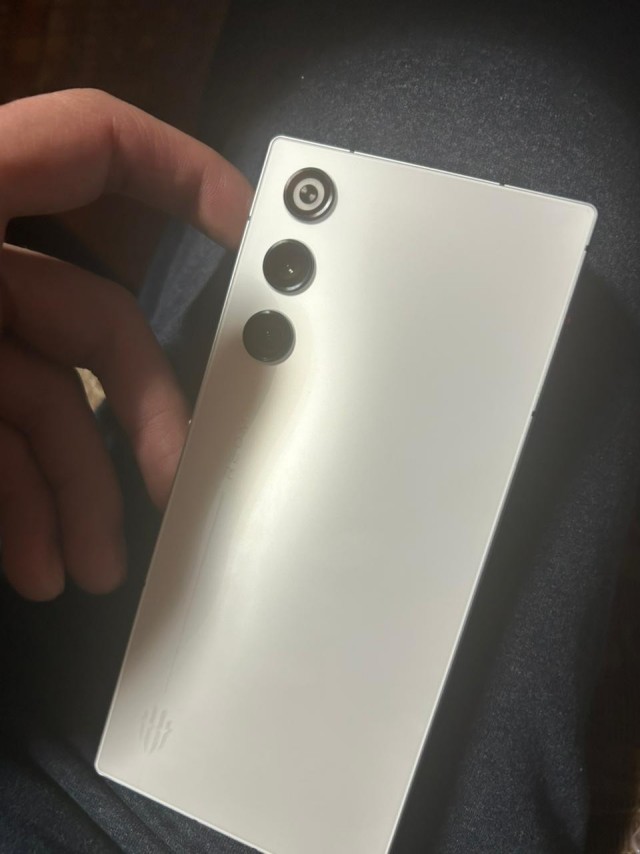 iPhone 17 слишком сильно царапаются