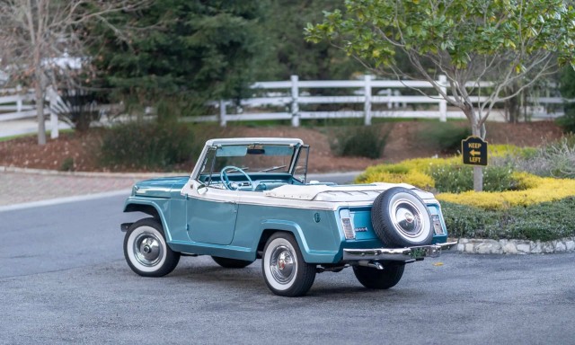 Willys Jeepster. Забавного автомобиля пост