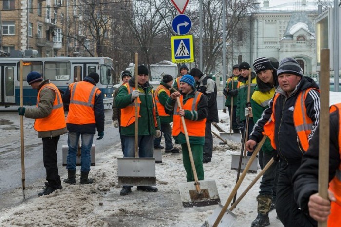 Почему все русскоязычные дворники в одночасье были "изгнаны" из Москвы?