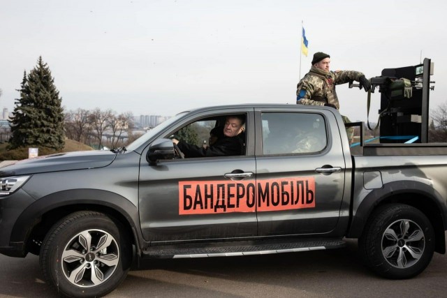 Бой в Киевской области: Украинские военные пошли в контрнаступление :lol: