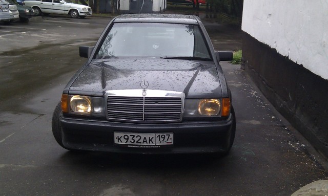 40 лет Mercedes-Benz 190
