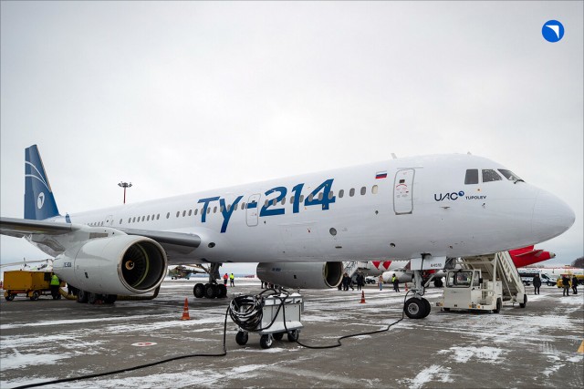 Новый-старый  Ту-214 у Ред Вингс