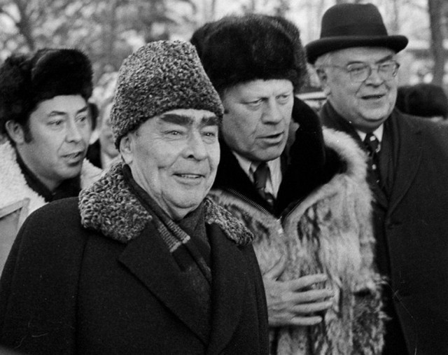 Кто, кто?! Ильич в пальто!