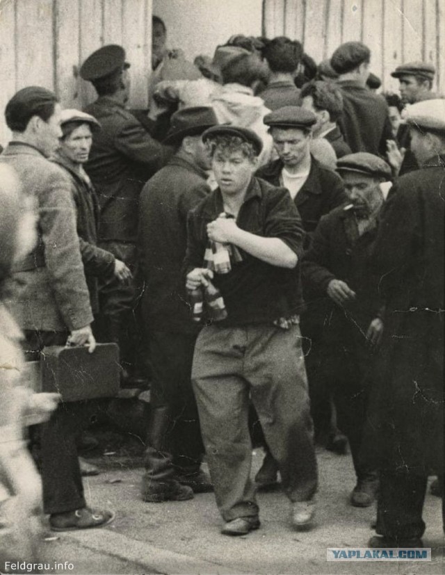 Фотохроника "загнивающего совка". Часть 11. Советские автомобили