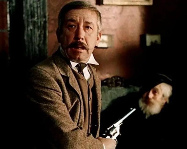 Самый харизматичный представитель правоохранительных органов в советском кино?