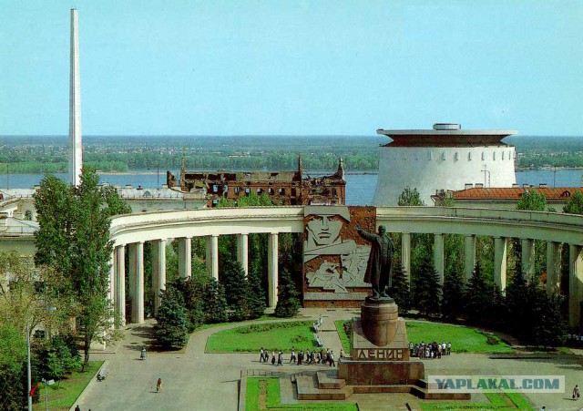 Памятники Ленину
