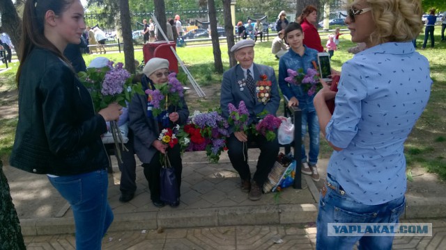 В Кишиневе танк Т-34 увезли с постамента