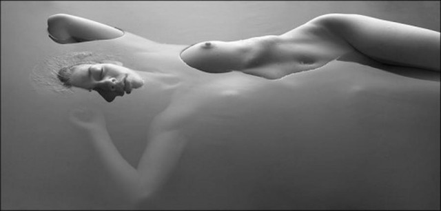 Девочки разные под водой