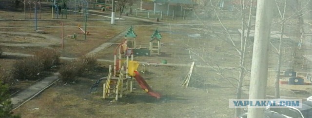 Давайте фото у кого какой вид из окна на оживленные улицы городов в настоящий момент