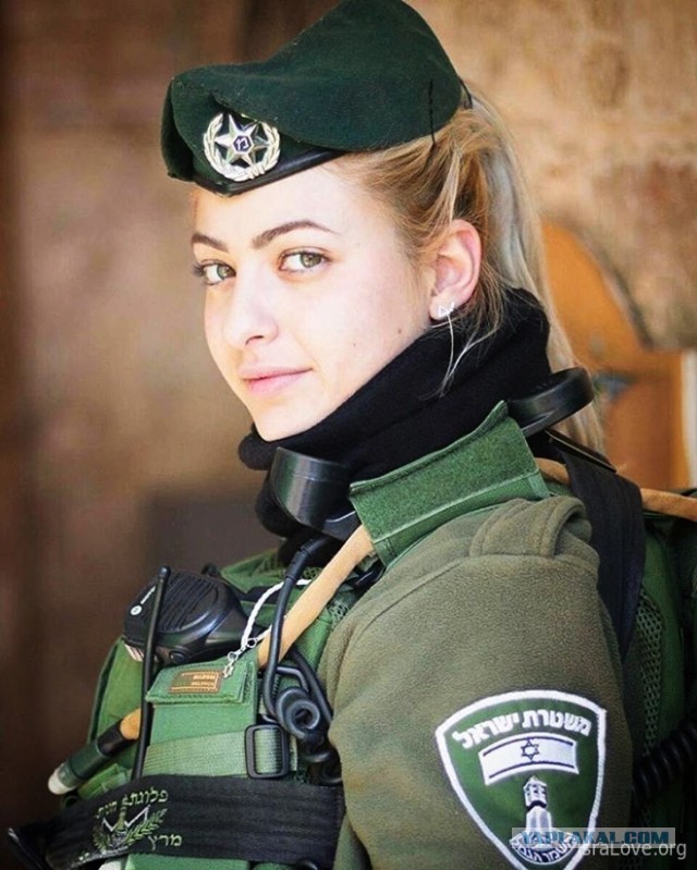 Девушки в армии