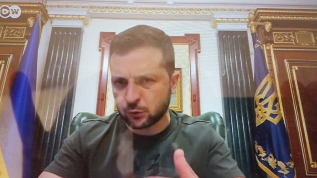 Танк с китайским экипажем шёл к победе, но тут появился он...