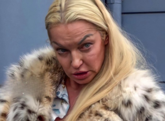 Настя опять буянит