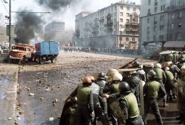 Мгновения России в разных 90-х