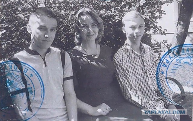 1991 год. Юноша узнал, что его семья виновна в нападении на любимую девушку. И решил отомстить.