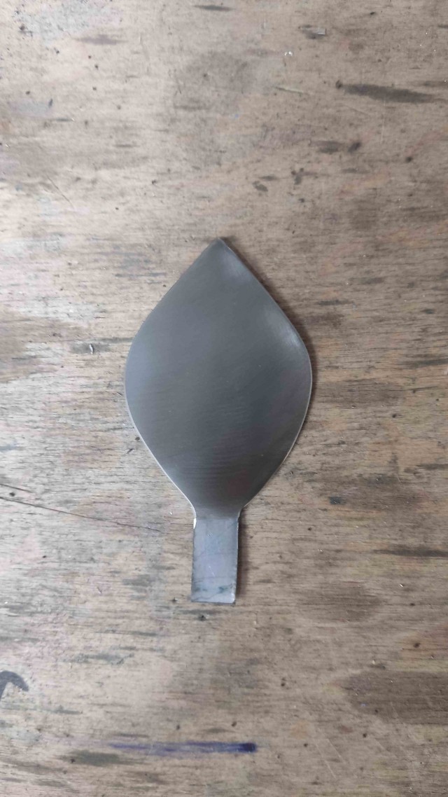 Цветочек для супруги.