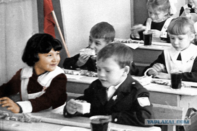 Привет из СССР от детей 1980-х.