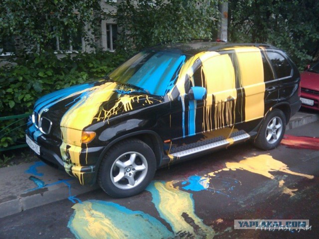 В Воронеже сожгли Mercedes из-за неправильной парковки