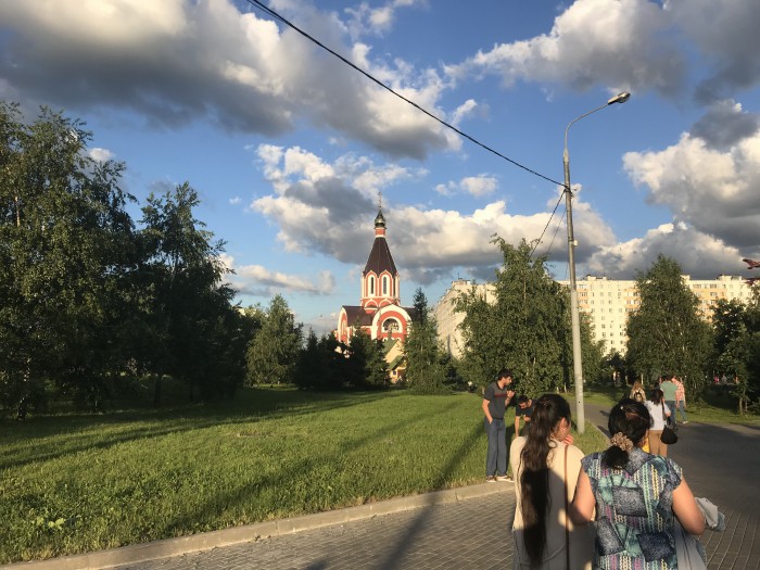 Народ против строительства высотки на месте сквера