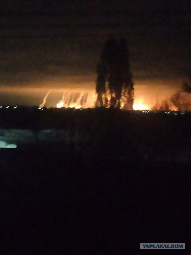 В Брянской области из-за взрыва сошел с рельсов грузовой поезд