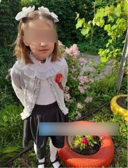 8-летняя девочка вышла за хлебом и не вернулась: её тело с пакетом на голове нашли местные жители