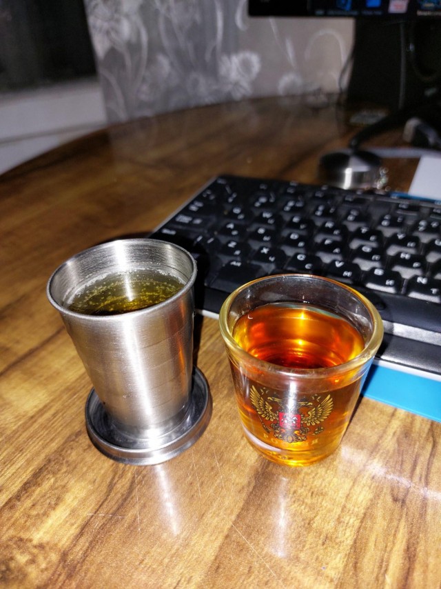 Складной стаканчик! У кого был такой?