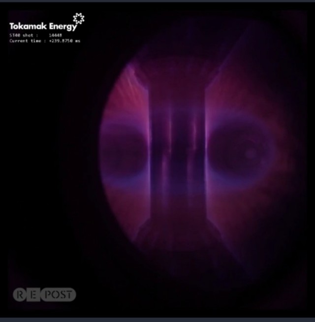 Плазма внутри термоядерно реактора ST40, впервые снятая в цвете