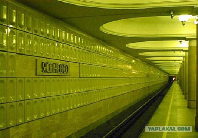 Необычное: московское и питерское метро без людей