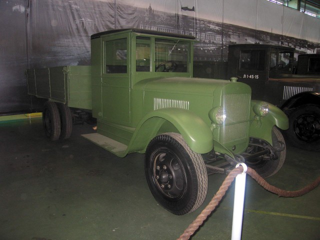 Выставка военных автомобилей. ПО "Ленрезерв", СПб.