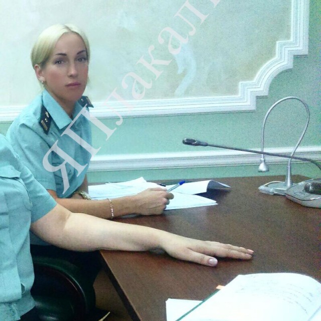 "Все пошли нах*й" Судебный исполнитель приехала на работу