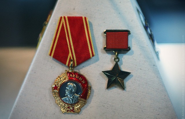 В чем разница между орденом и медалью?