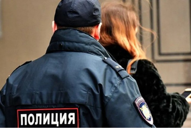 Свердловский полицейский вымогал деньги у росгвардейцев за секс с его женой