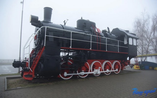 Памятник паровозу