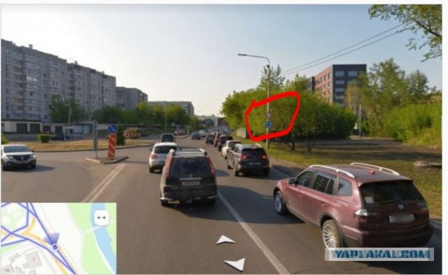 Девушка учит сотрудников ГИБДД, как правильно съезжать с кольца