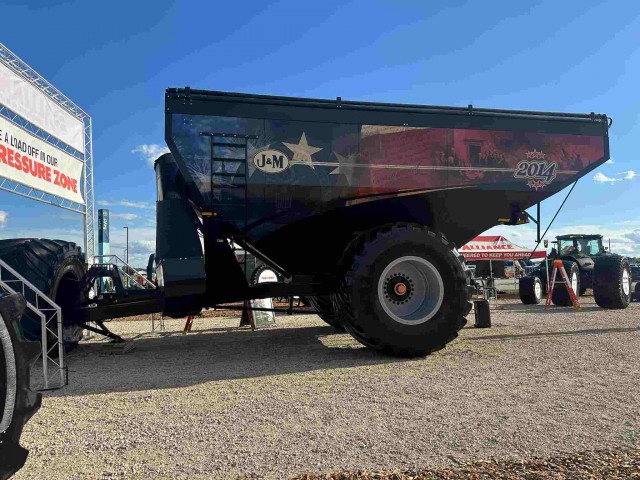 Экскурсия по миру сельхозмонстров. Farm Progress Show 2025