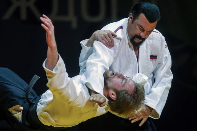 Сенсей всех победил не напрягаясь