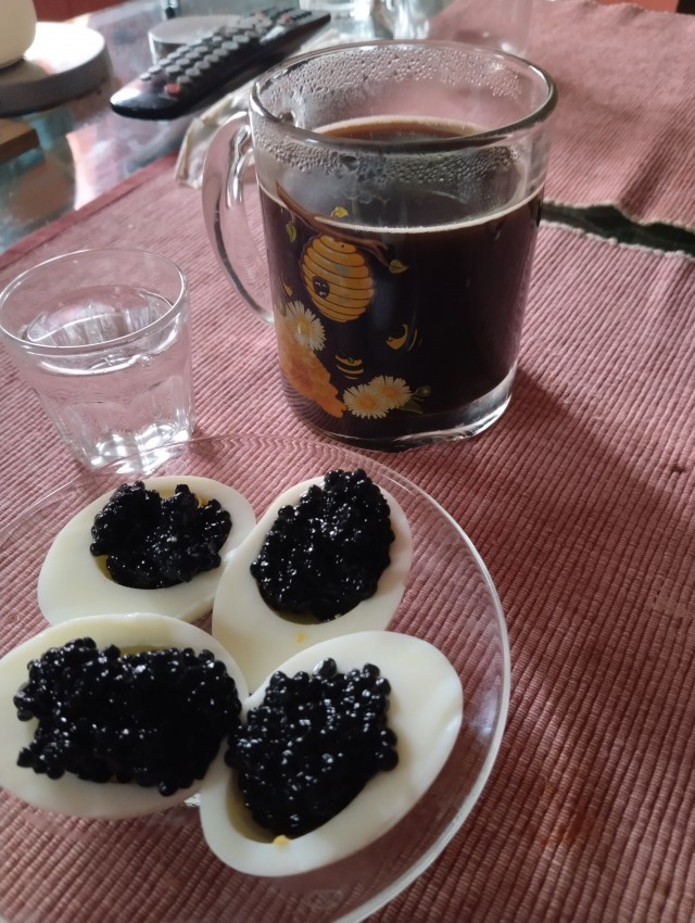 Мужчины, вы зачем игнорируете красивых женщин?