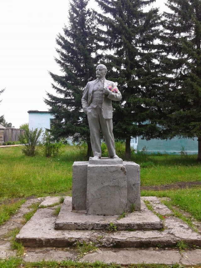 Ленин разный