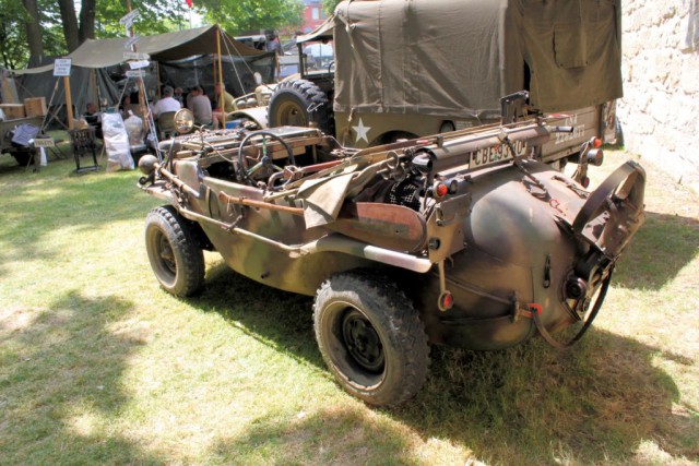 Жук-плавунец: тест-драйв Volkswagen Type 166 Schwimmwagen