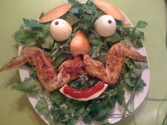 Ноги, хвосты… главное – крылья!, Кура-International–2, куриные крылья