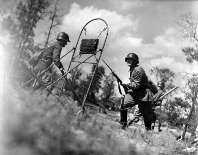Фотографии связанных с историей Красной и Советской Армии.