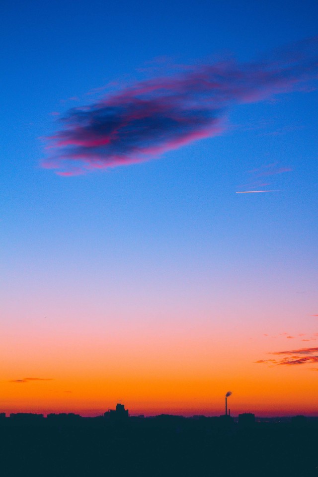 Солнце, небо и лунища