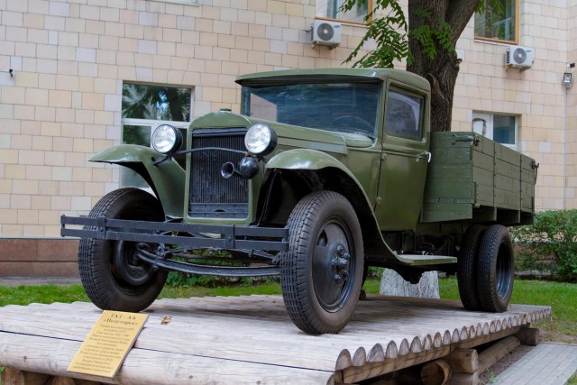 1948 Willys Jeepster. Автопятница №39.