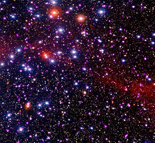 NASA представило 25 ранее не публиковавшихся снимков космоса
