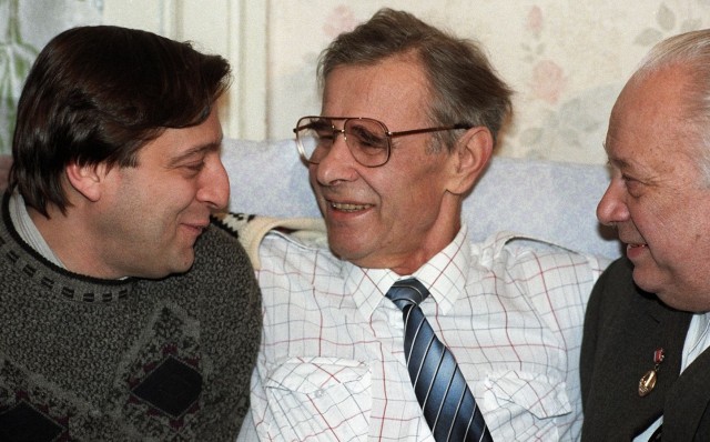 Подборка фотографий актеров, актрис и всем известных людей. 05.05.25