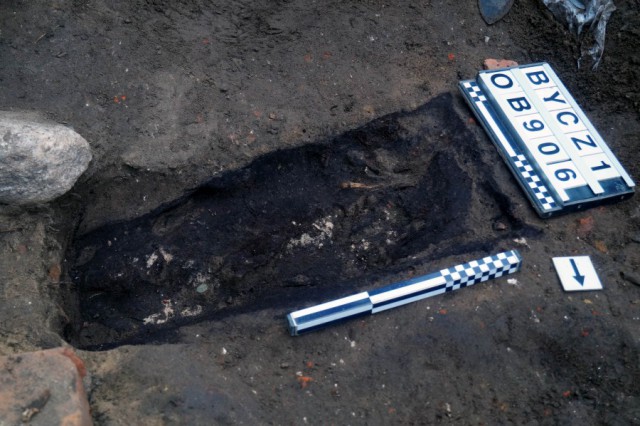 Археологические раскопки на средневековом кладбище