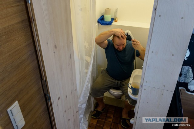 Семья живет в микродоме площадью 16 квадратных метров под Минском